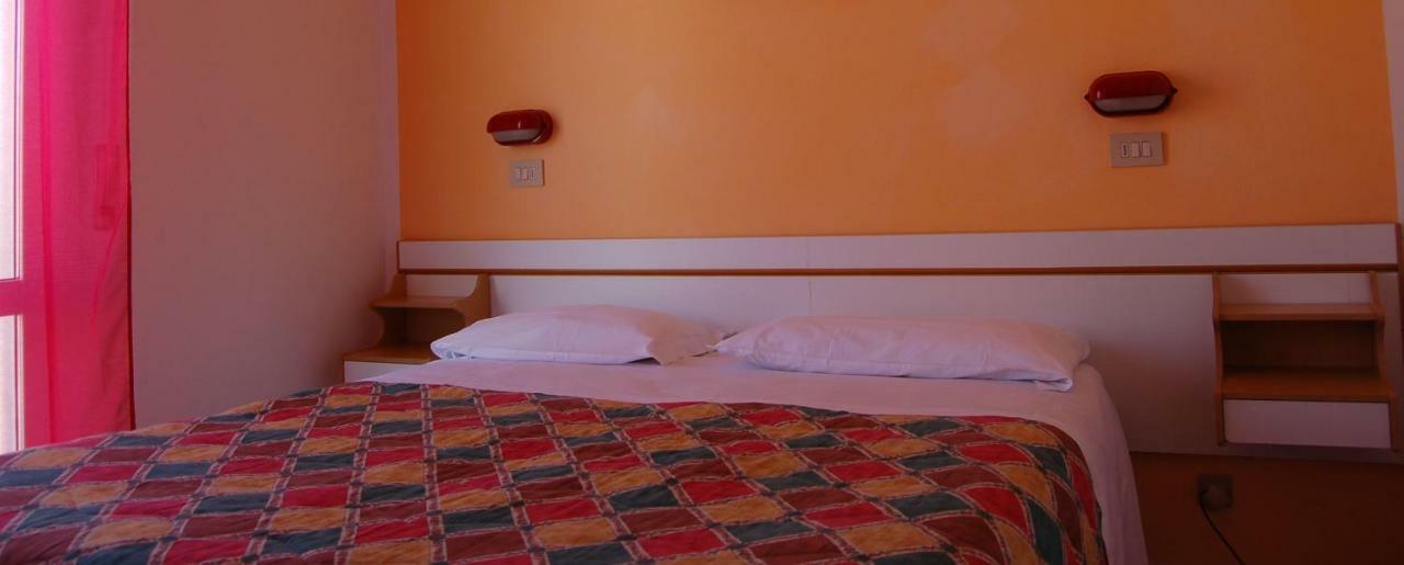 Hotel Vittoria เคียนเชียโนแตร์เม ภายนอก รูปภาพ